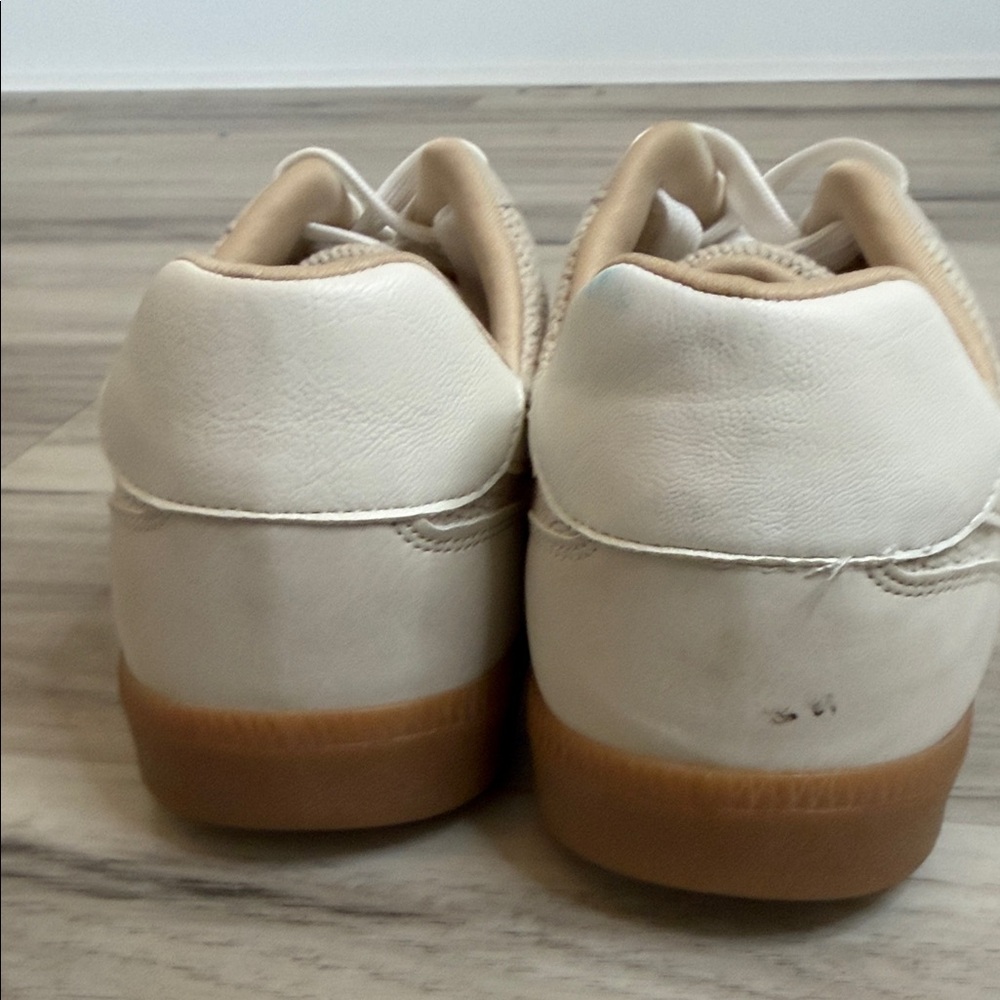 NWOT Dolce Vita Beige Casual Sneakers with White Laces Siz 8.5 Womens - Picture 5 of 16